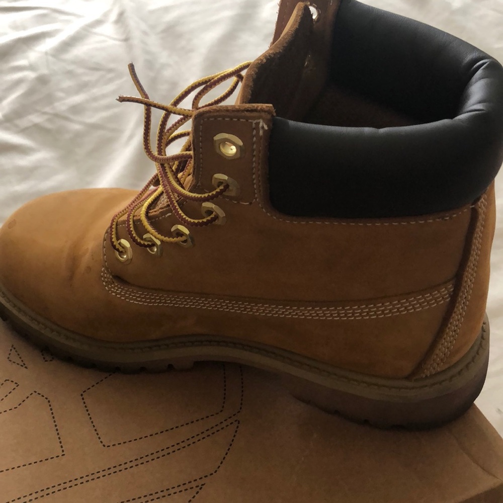 Timberland Boots - Picture 5 of 8